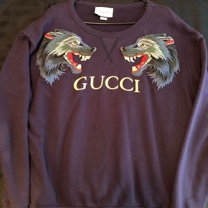 I’m selling a authentic purple Gucci sweatshirt